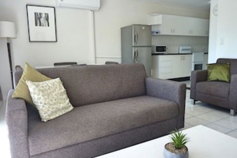 Jadran Motel & El Jays Holiday Lodge - Tourism Noosa 0