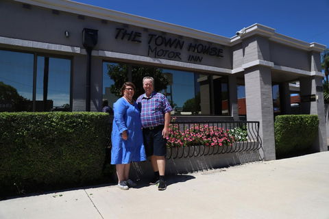 The Town House Motor Inn - Tourism Noosa 6