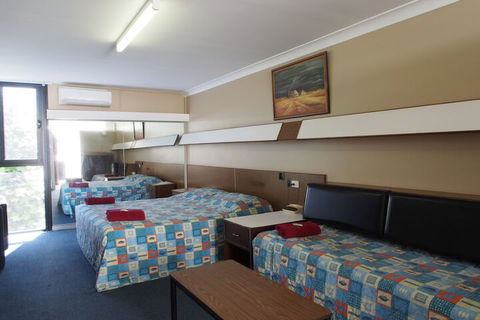 City Beach Motel - Tourism Noosa 6