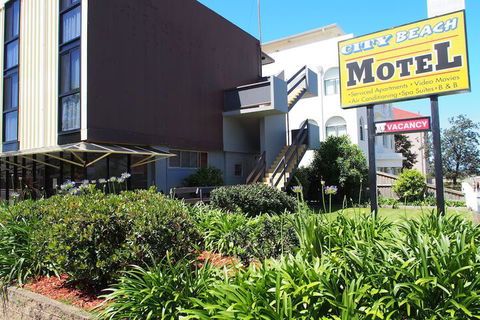City Beach Motel - Tourism Noosa 1