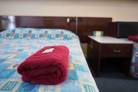 City Beach Motel - Tourism Noosa 7