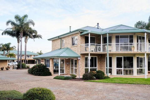 Harbourview House - Tourism Noosa 2