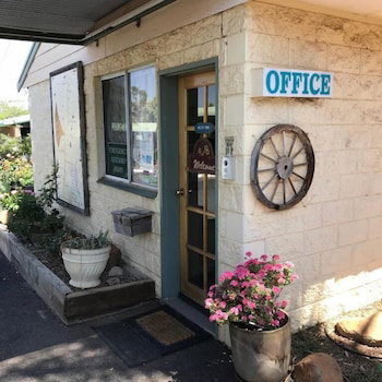 Oasis Motel Peak Hill - Tourism Noosa 0