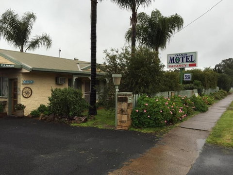 Oasis Motel Peak Hill - Tourism Noosa 5
