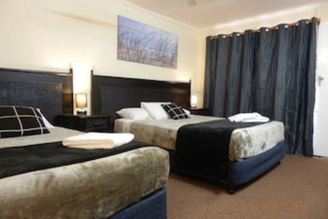 Flying Spur Motel - Tourism Noosa 0