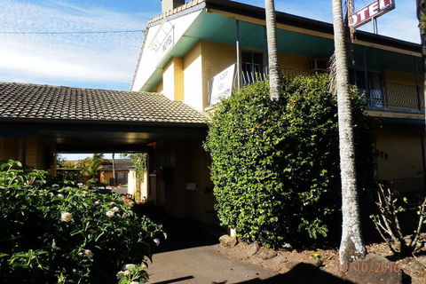 Flying Spur Motel - Tourism Noosa 2