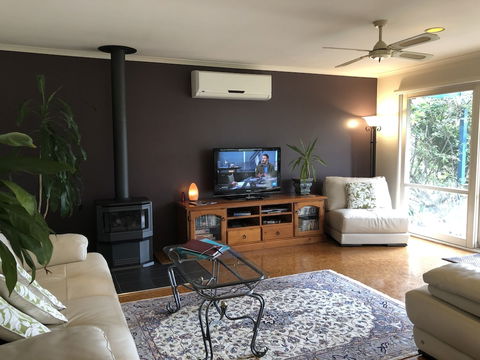 Countryside Connections Spa Cottage - Tourism Noosa 4