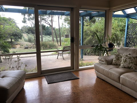 Countryside Connections Spa Cottage - Tourism Noosa 3