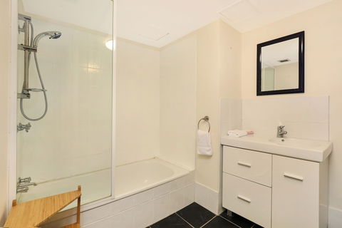 Palmerston Tower Holiday Apartments - Tourism Noosa 4