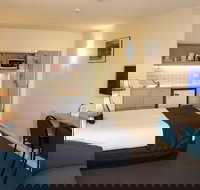 Shoreline Hotel - Tourism Noosa