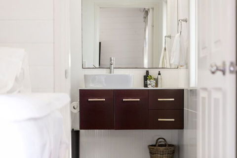 Aaloka Bay - Tourism Noosa 7