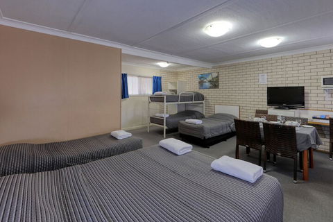 Binalong Motel - Tourism Noosa 7