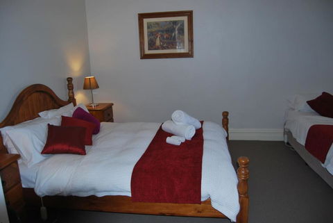 Jacaranda Cottage - Tourism Noosa 4