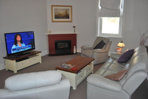 Jacaranda Cottage - Tourism Noosa 1