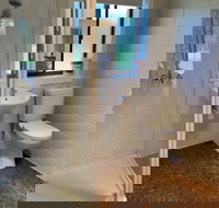 Willaway Motel Apartments - Tourism Noosa