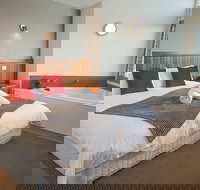 Tides Apartments - Tourism Noosa