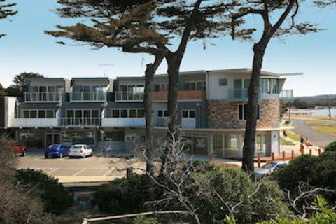 Four Kings Apartments - Tourism Noosa 0