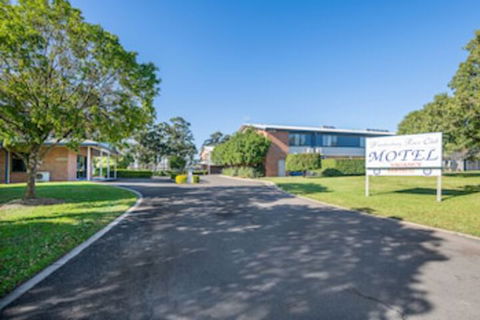 Hawkesbury Race Club Motel - Tourism Noosa 0