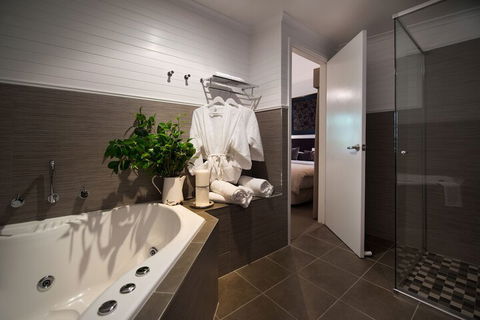Spa Villas On Main - Tourism Noosa 4