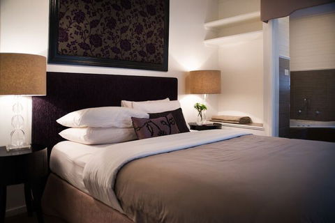 Spa Villas On Main - Tourism Noosa 3