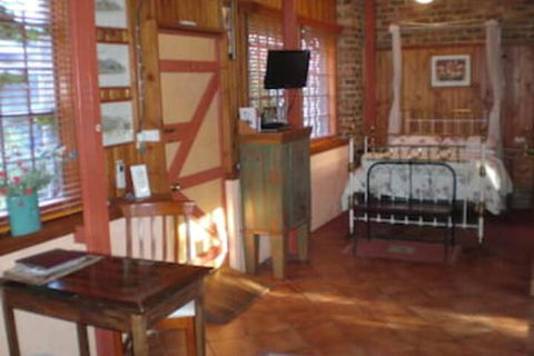 Eagle Foundry Bed & Breakfast - Tourism Noosa 5