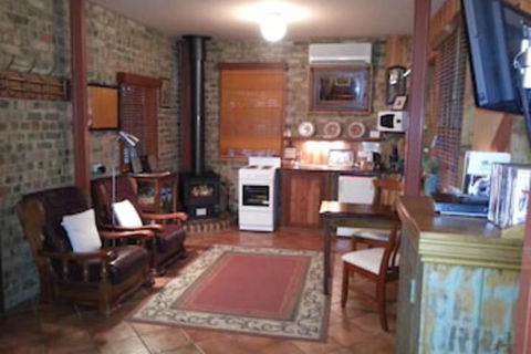Eagle Foundry Bed & Breakfast - Tourism Noosa 4