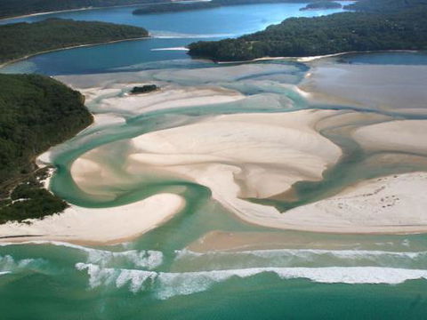 Smiths Lake House - Tourism Noosa 6