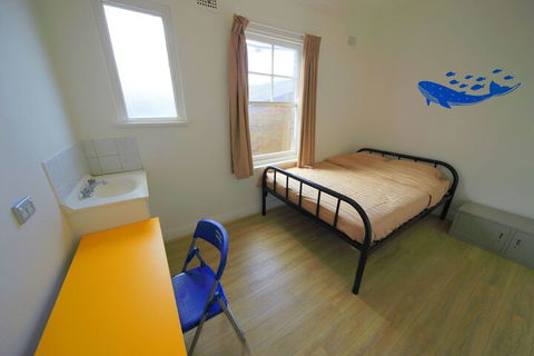 Sydney Star Backpackers - Tourism Noosa 3