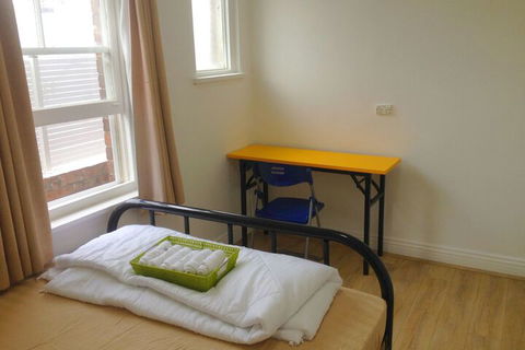 Sydney Star Backpackers - Tourism Noosa 2