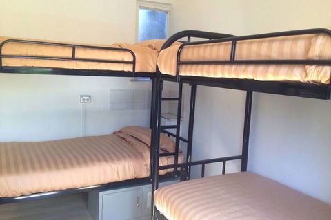 Sydney Star Backpackers - Tourism Noosa 5