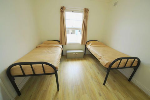 Sydney Star Backpackers - Tourism Noosa 4
