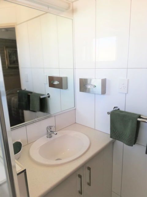 Macintyre Motor Inn - Tourism Noosa 5