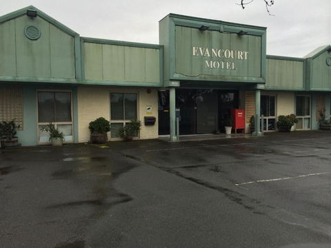 Evancourt Motel - Tourism Noosa 0