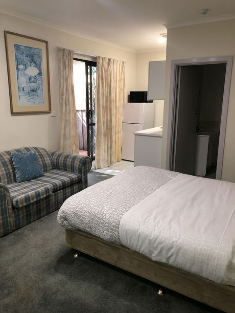 Evancourt Motel - Tourism Noosa 1