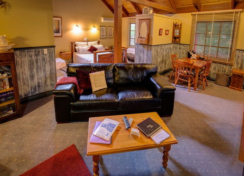 Trawool Cottages & Farmstay - Tourism Noosa 5