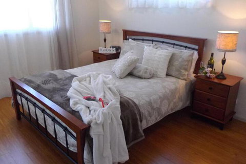 Tinaroo Sunset Retreat - Tourism Noosa 7