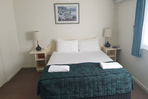Earls Court Motor Inn - Tourism Noosa 5
