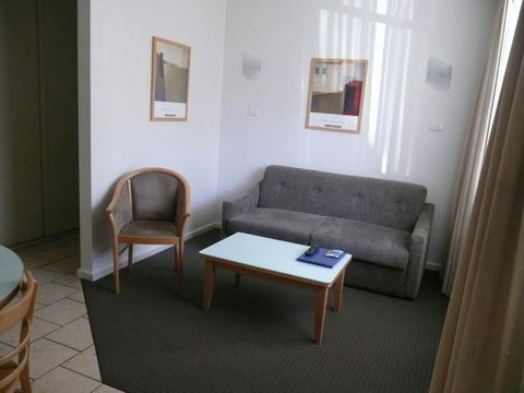 Taft Motor Inn - Tourism Noosa 6