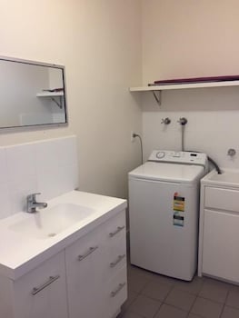 Carnarvon Central Apartments - Tourism Noosa 3