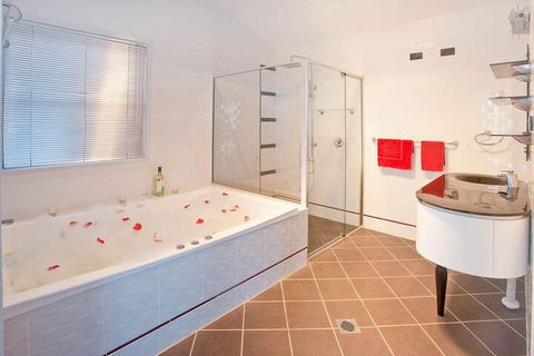SURFBEACH HOLIDAY PARK - Tourism Noosa 3