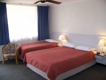 Beach Motel Woolgoolga - Tourism Noosa 1