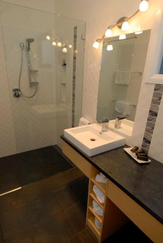 Seascape Accommodation - Tourism Noosa 3