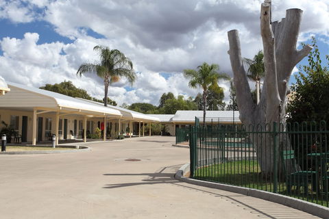 The Jolly Swagman Motor Inn - Tourism Noosa 1