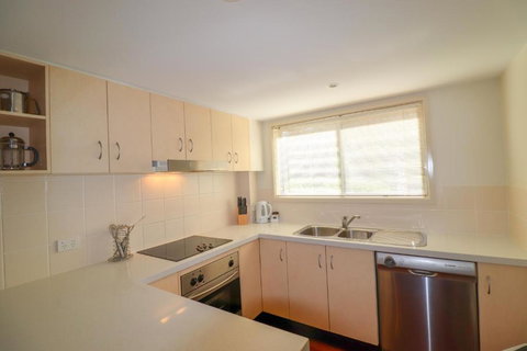 Dollarbird Treetops Townhouse - Tourism Noosa 4