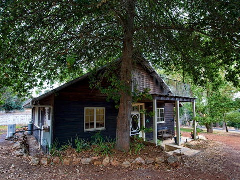 Oak Tree Barn Bridgetown - Tourism Noosa 2