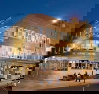 Alpine Hotel - Tourism Noosa