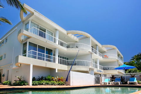 La Mer Sunshine - Tourism Noosa 0