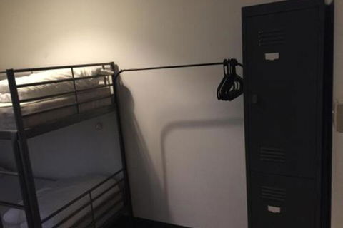 EBS Sydney Hostel - Tourism Noosa 6