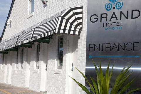 Grand Hotel Wyong - Tourism Noosa 0