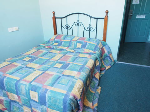 Harp Hotel - Tourism Noosa 2
